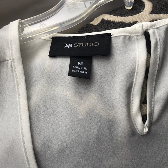 Top - Picture 2 of 3